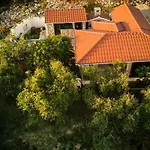Sun Gardens Casa de Férias *