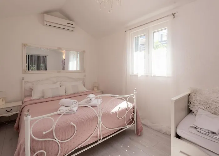 Sun Gardens 시베니크